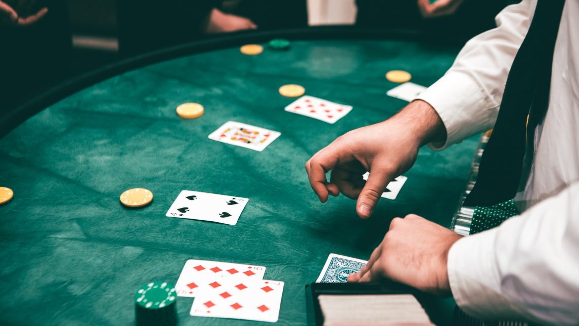Ennen kuin pelaat online-kasinolla, tässä on 10 parasta käytännön vinkkiä, jotka sinun pitäisi tietää.